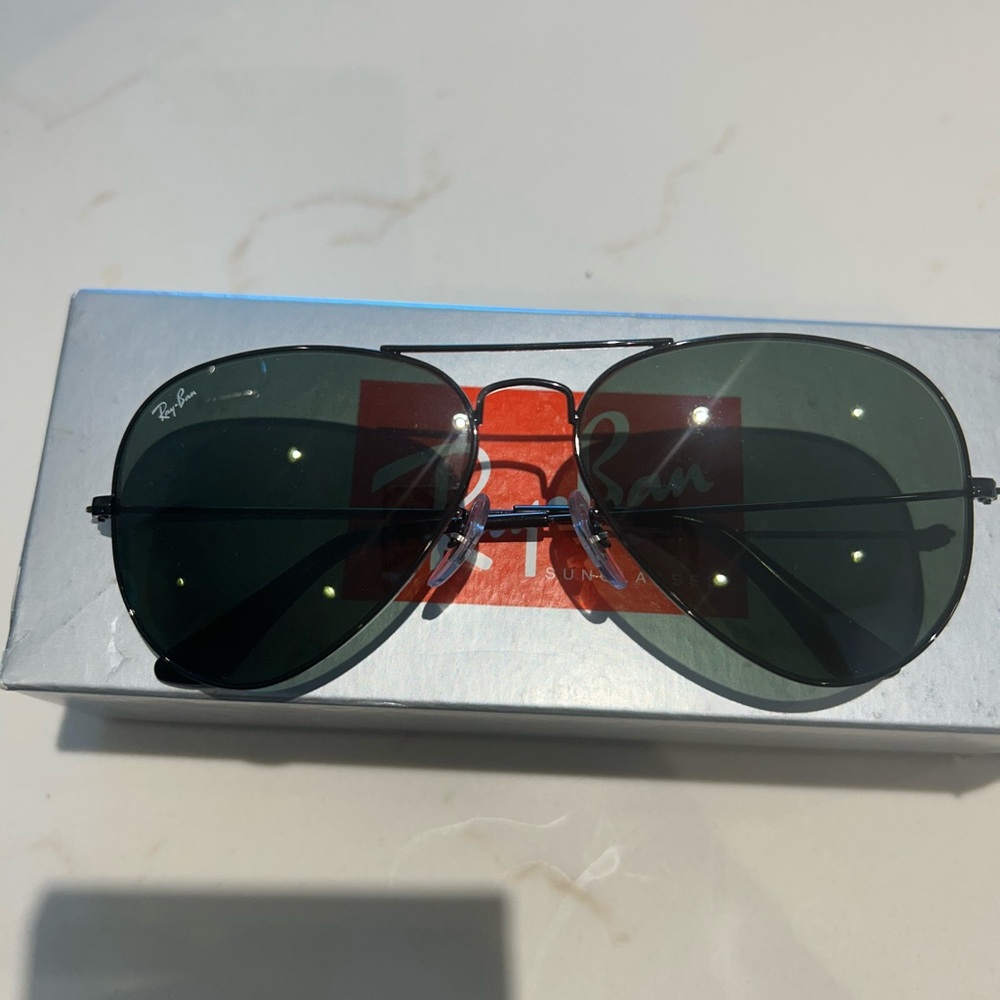 BNIB Black/Green Rayban size 58